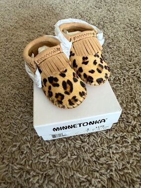 Minnetonka Kids Leopard-Print Fringe Moccasins in Tan and Black